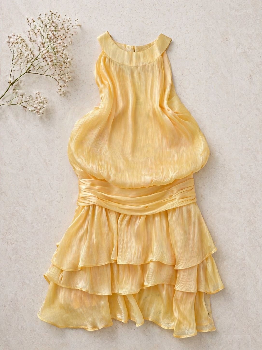 Elegantna satenasta obleka z volančki - butter yellow